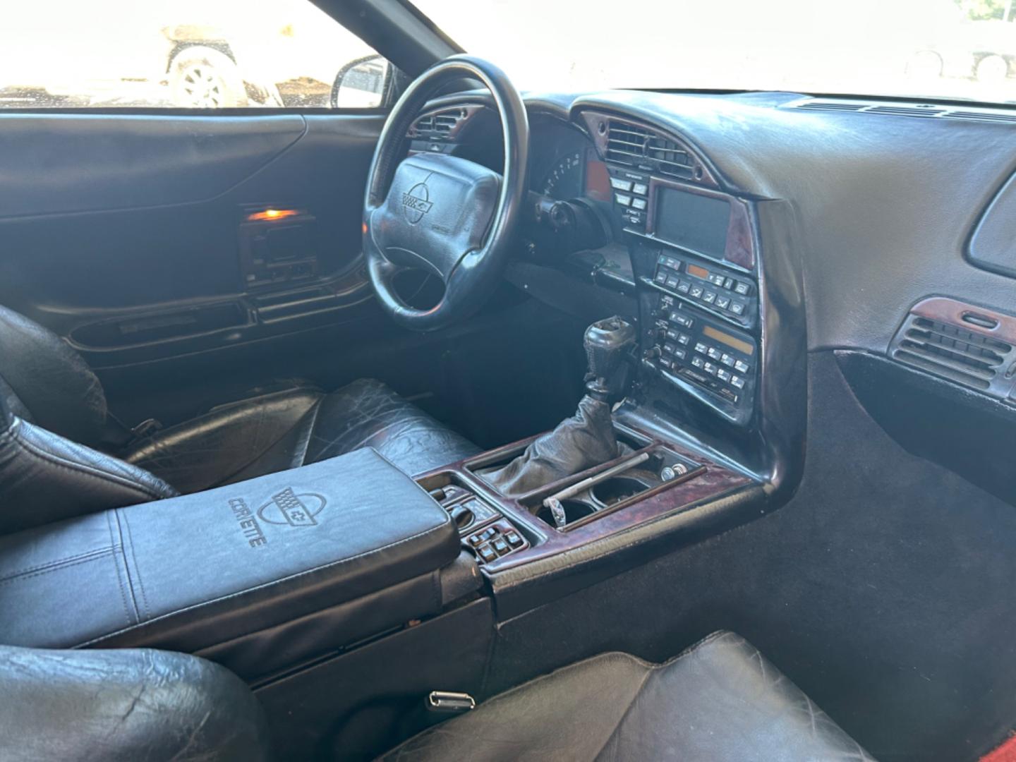 1994 Black /Black Chevrolet Corvette Convertible (1G1YY32P6R5) with an 5.7L V8 OHV 12V engine, 5SPD transmission, located at 1687 Business 35 S, New Braunfels, TX, 78130, (830) 625-7159, 29.655487, -98.051491 - Photo#5